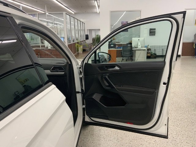 Used 2019 Volkswagen Tiguan S image 28