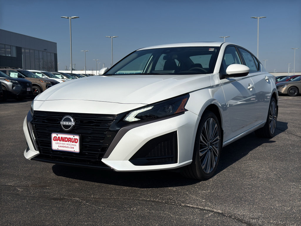 New 2026 Nissan Altima 2.5 SV image 2