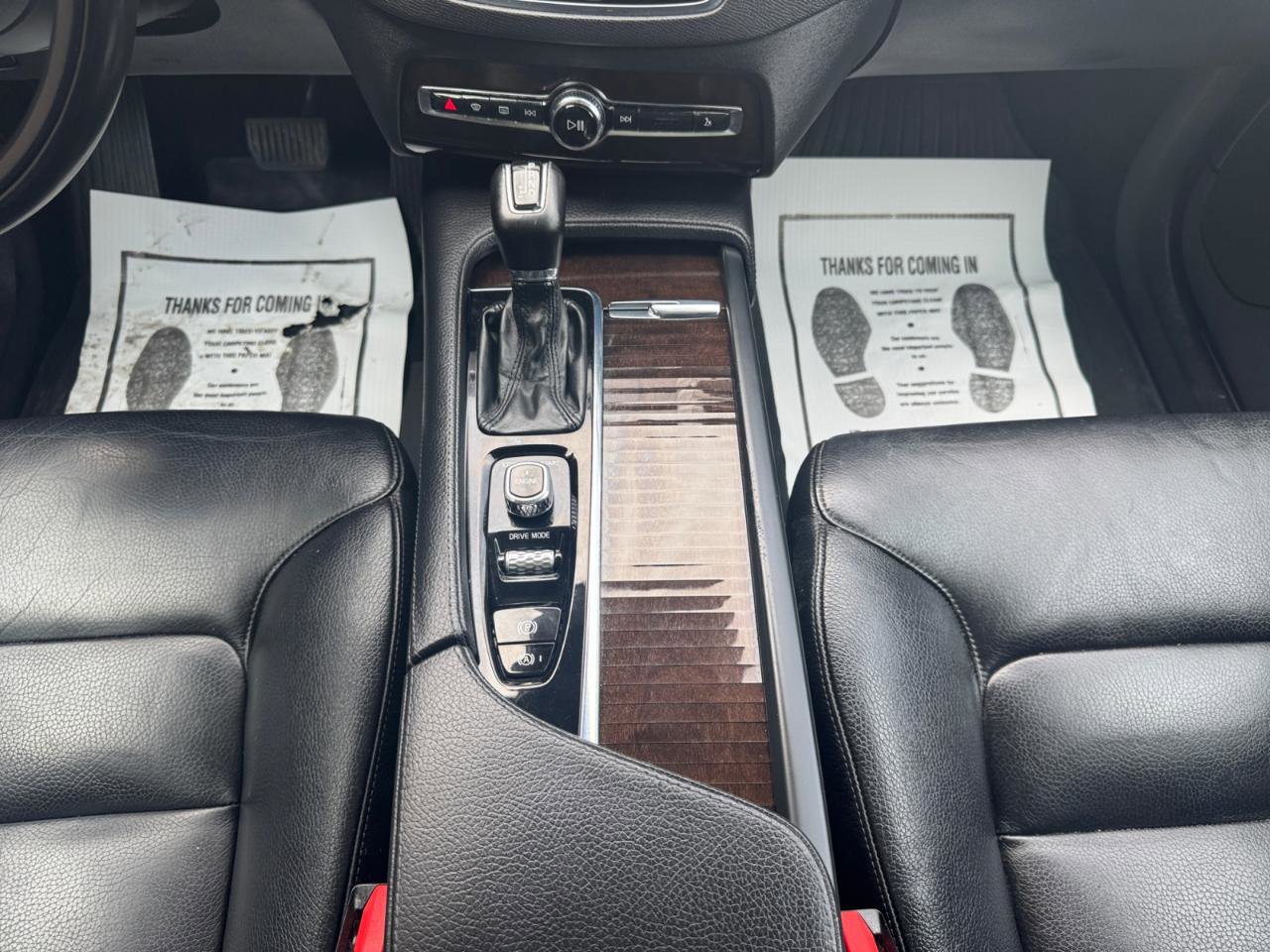 Used 2016 Volvo XC90 T6 Momentum w/ Momentum Plus Package image 16