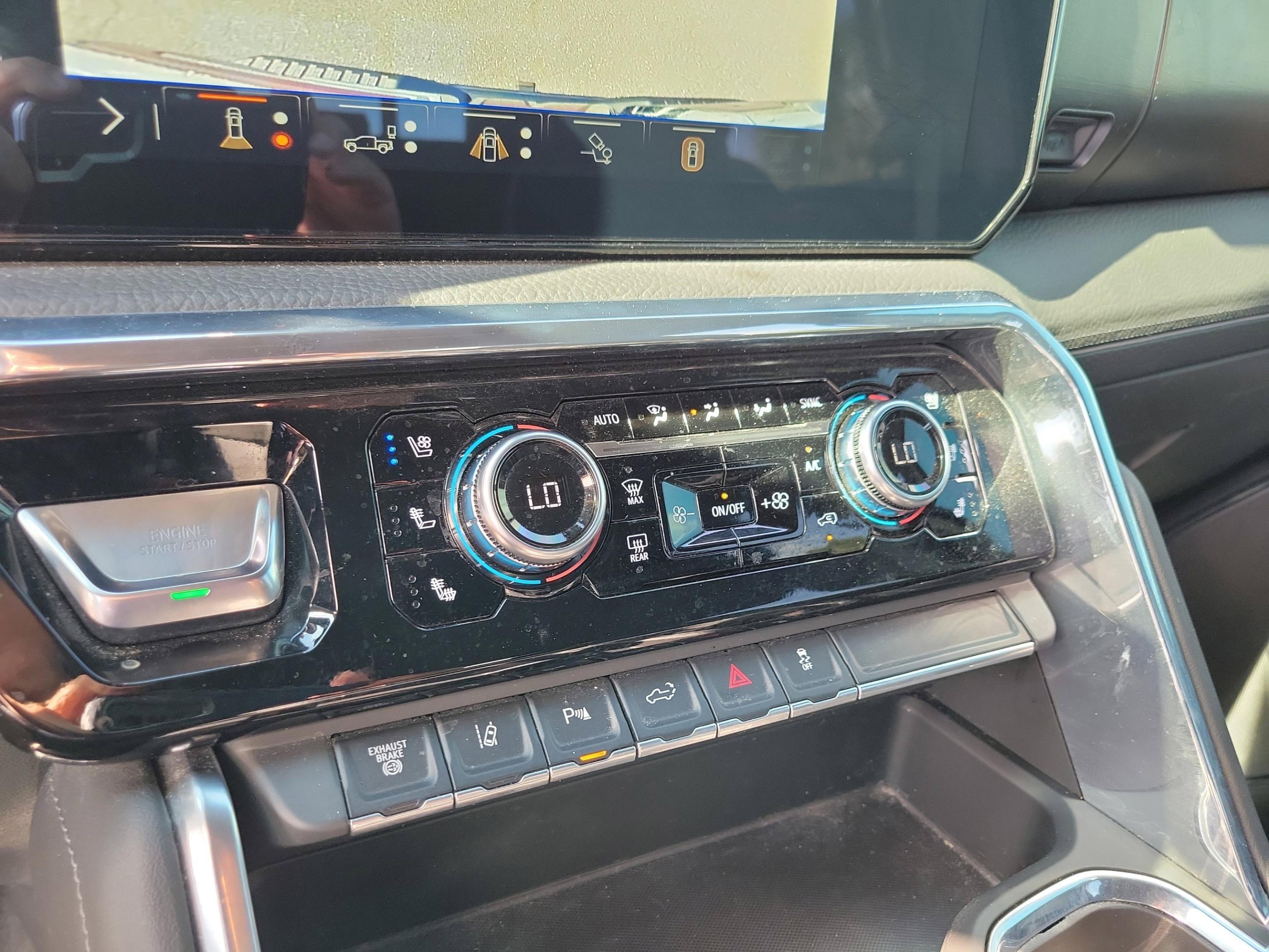 Used 2024 GMC Sierra 3500 Denali AWD/4WD image 16
