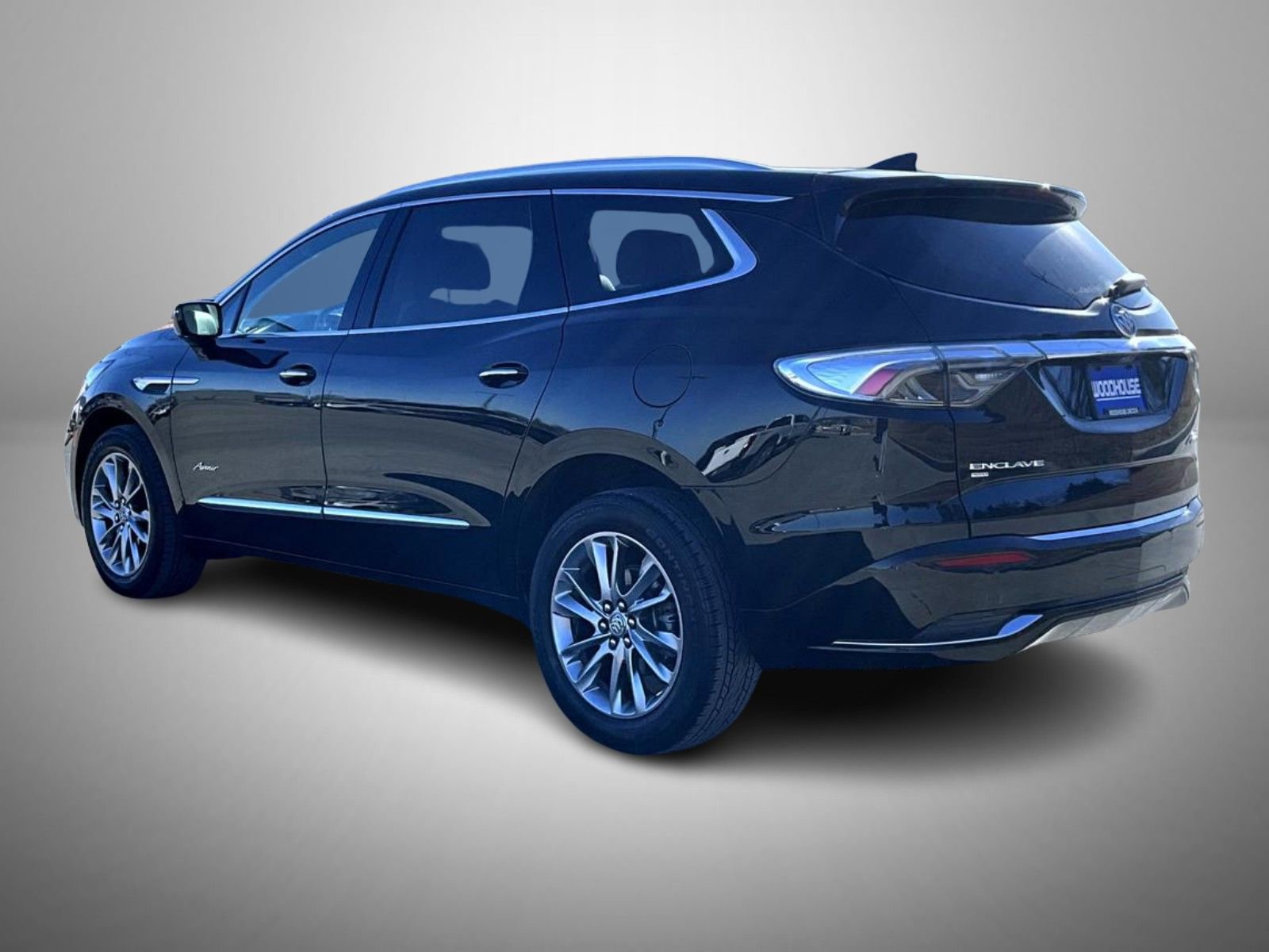Used 2023 Buick Enclave Avenir w/ Avenir Technology Package image 7