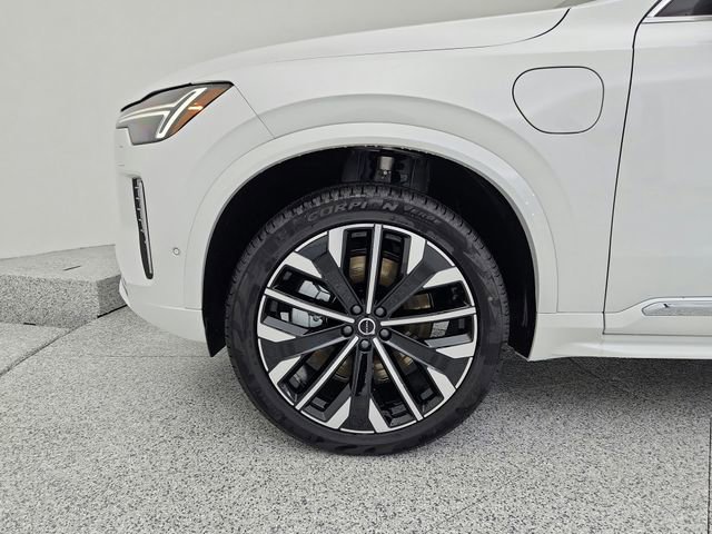 New 2025 Volvo XC90 T8 Plus w/ Protection Package Premier image 17
