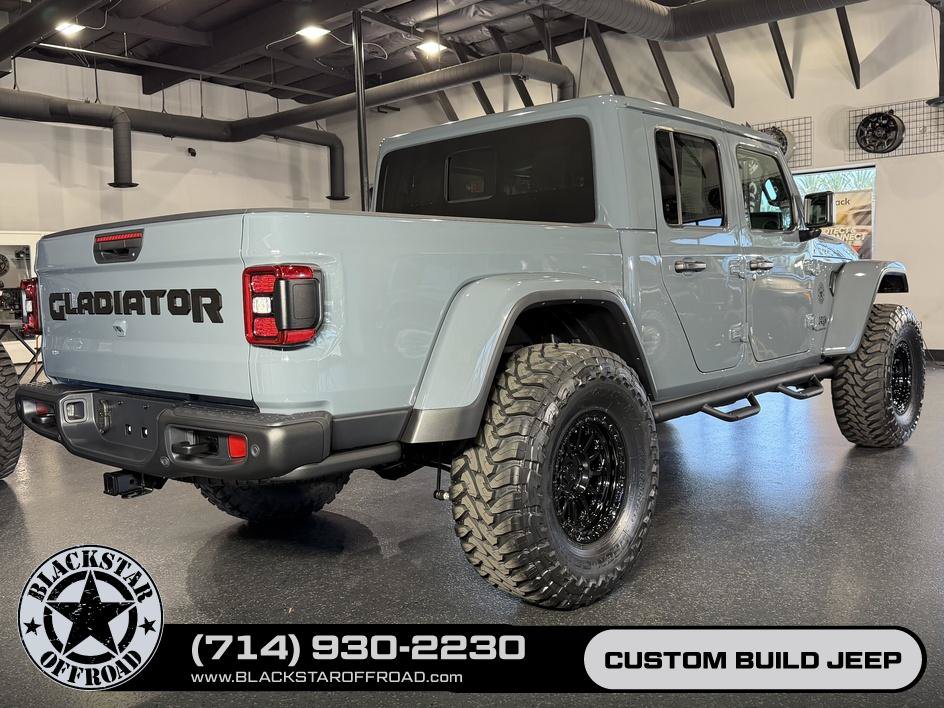 Used 2025 Jeep Gladiator Mojave AWD/4WD image 14