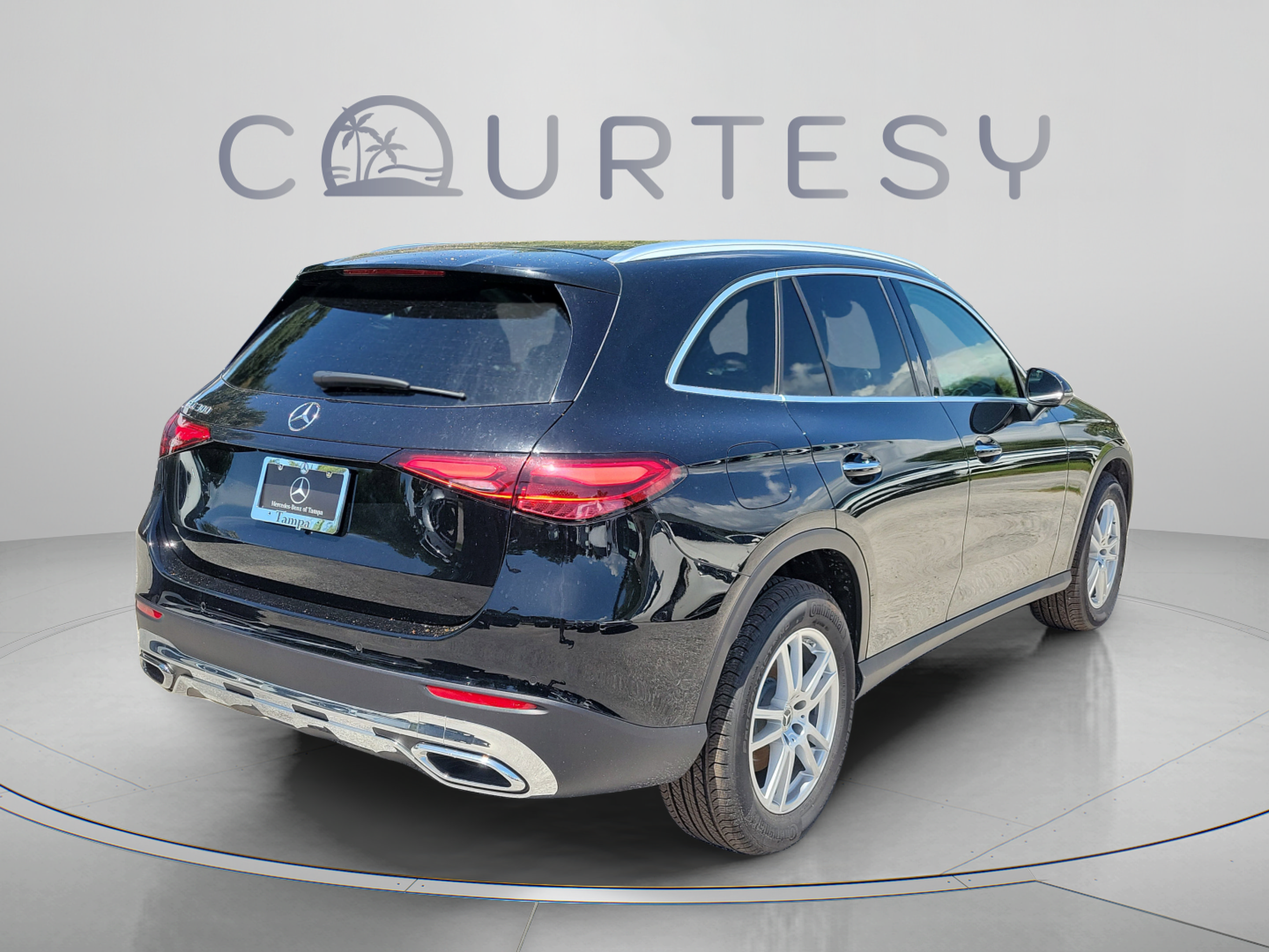 Certified 2025 Mercedes-Benz GLC 300 image 3