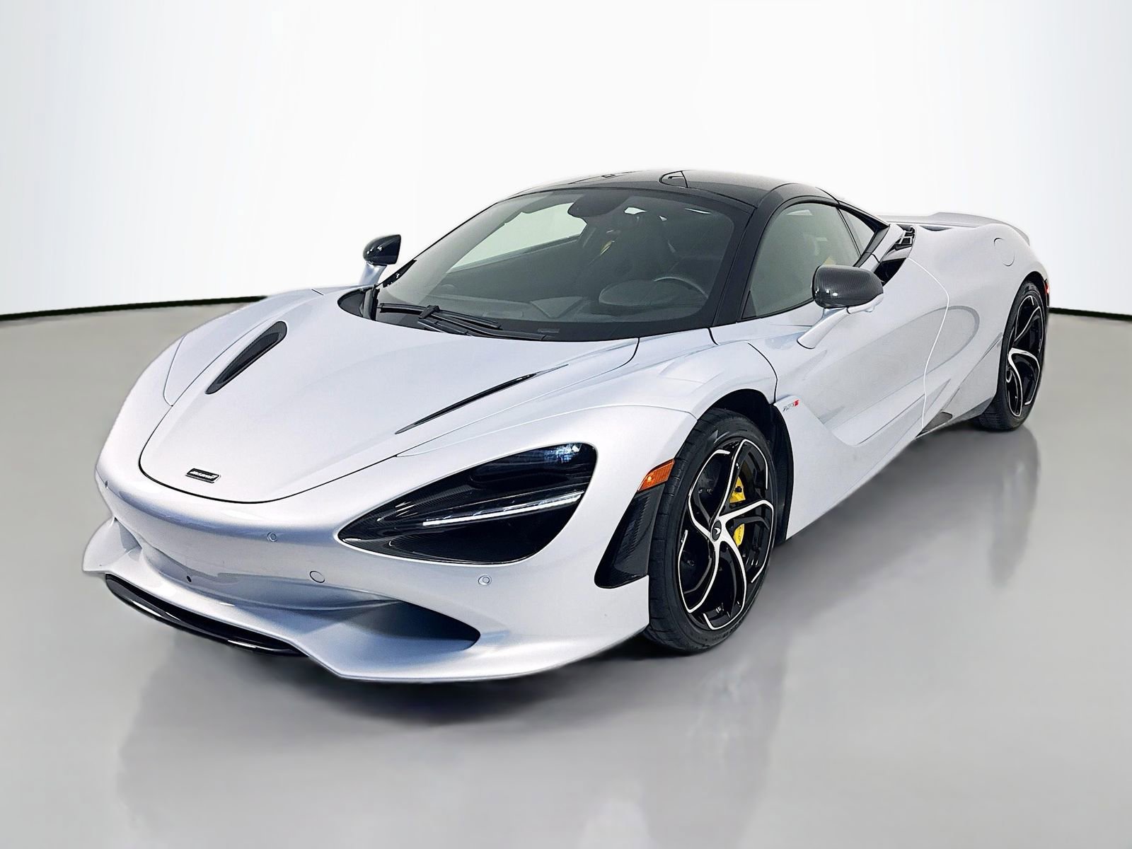 Used 2024 McLaren 750S image 3
