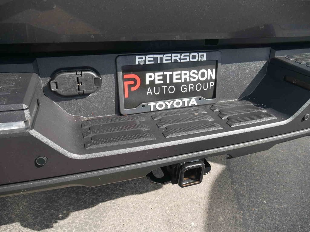 Used 2024 Toyota Tundra Platinum AWD/4WD image 11