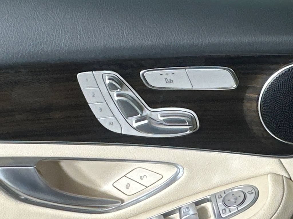 Certified 2022 Mercedes-Benz GLC 300 image 11