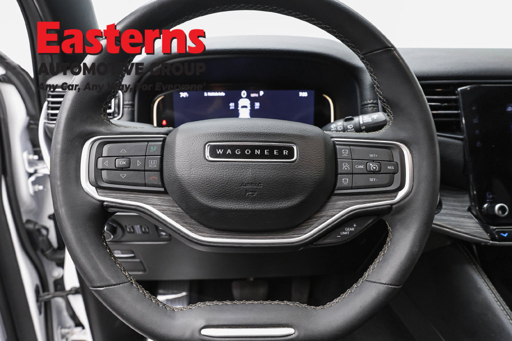 Used 2024 Jeep Wagoneer L Series II w/ Flexible Seating Group AWD/4WD image 12