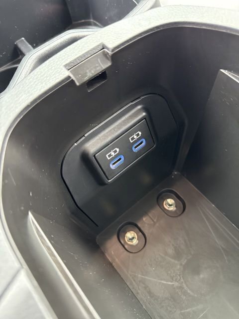 Used 2022 Toyota RAV4 XLE Premium image 28