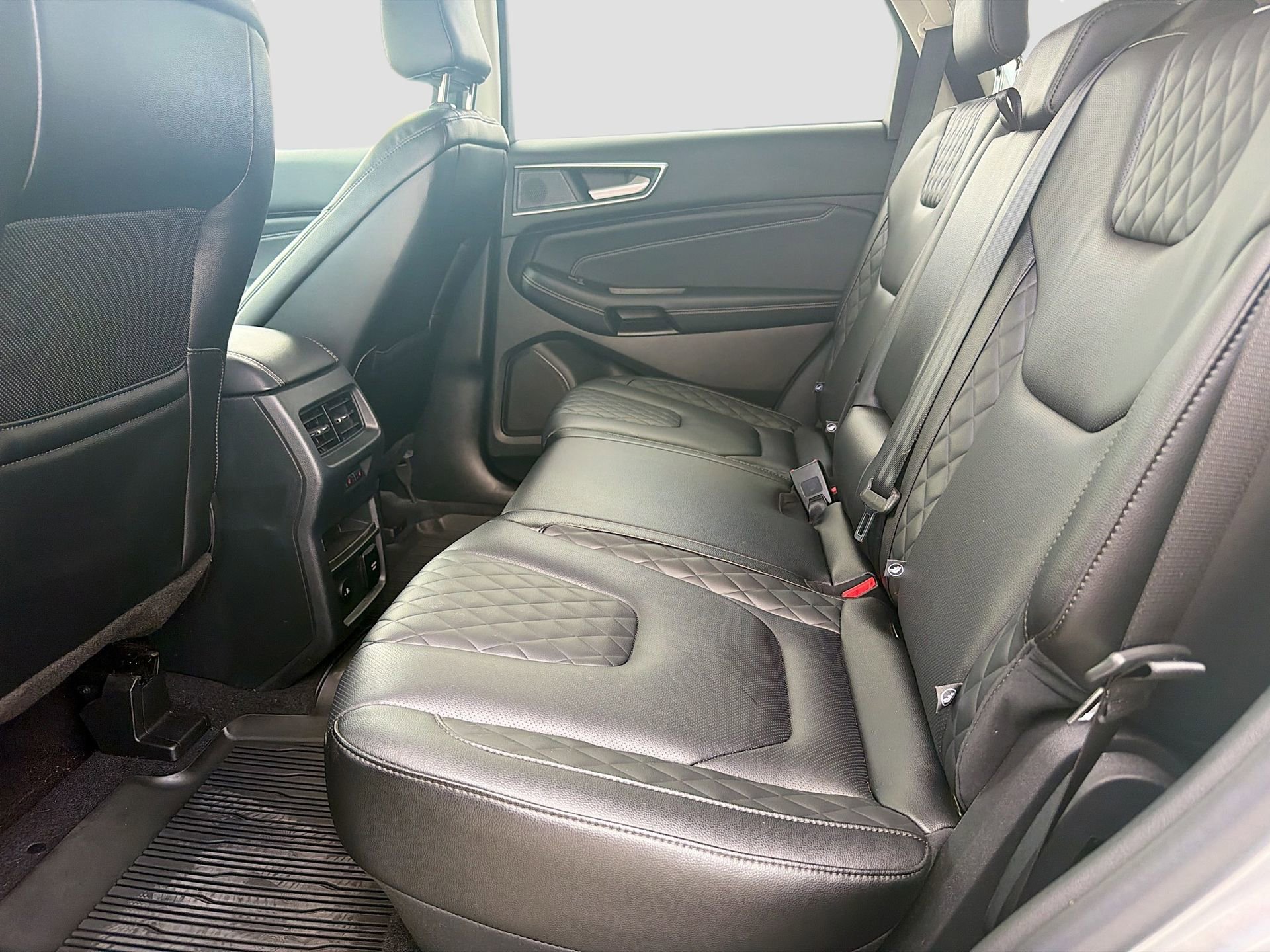 Used 2024 Ford Edge Titanium w/ Equipment Group 301A AWD/4WD image 27