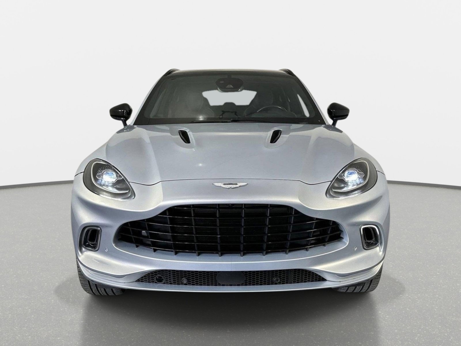 Used 2023 Aston Martin DBX AWD/4WD image 3