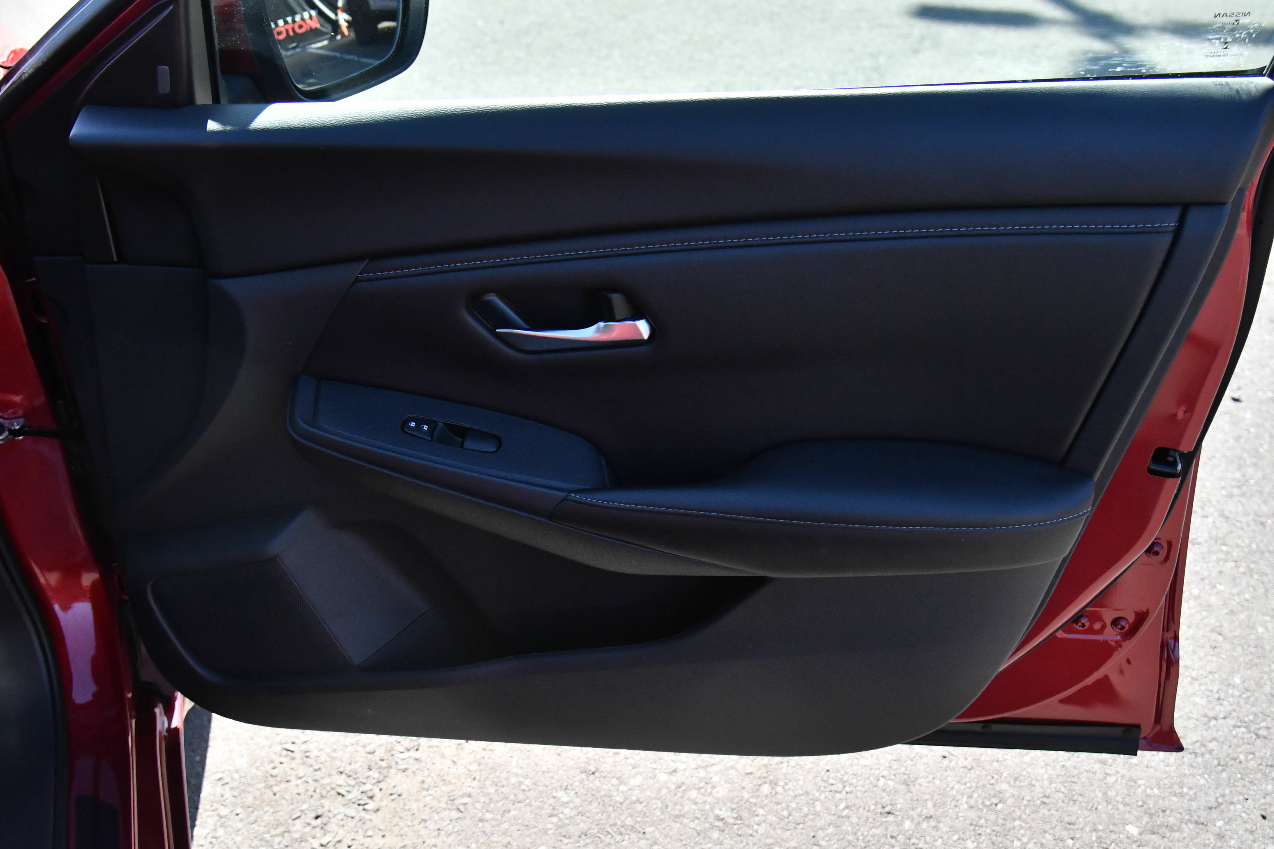 Used 2025 Nissan Sentra SV FWD image 37