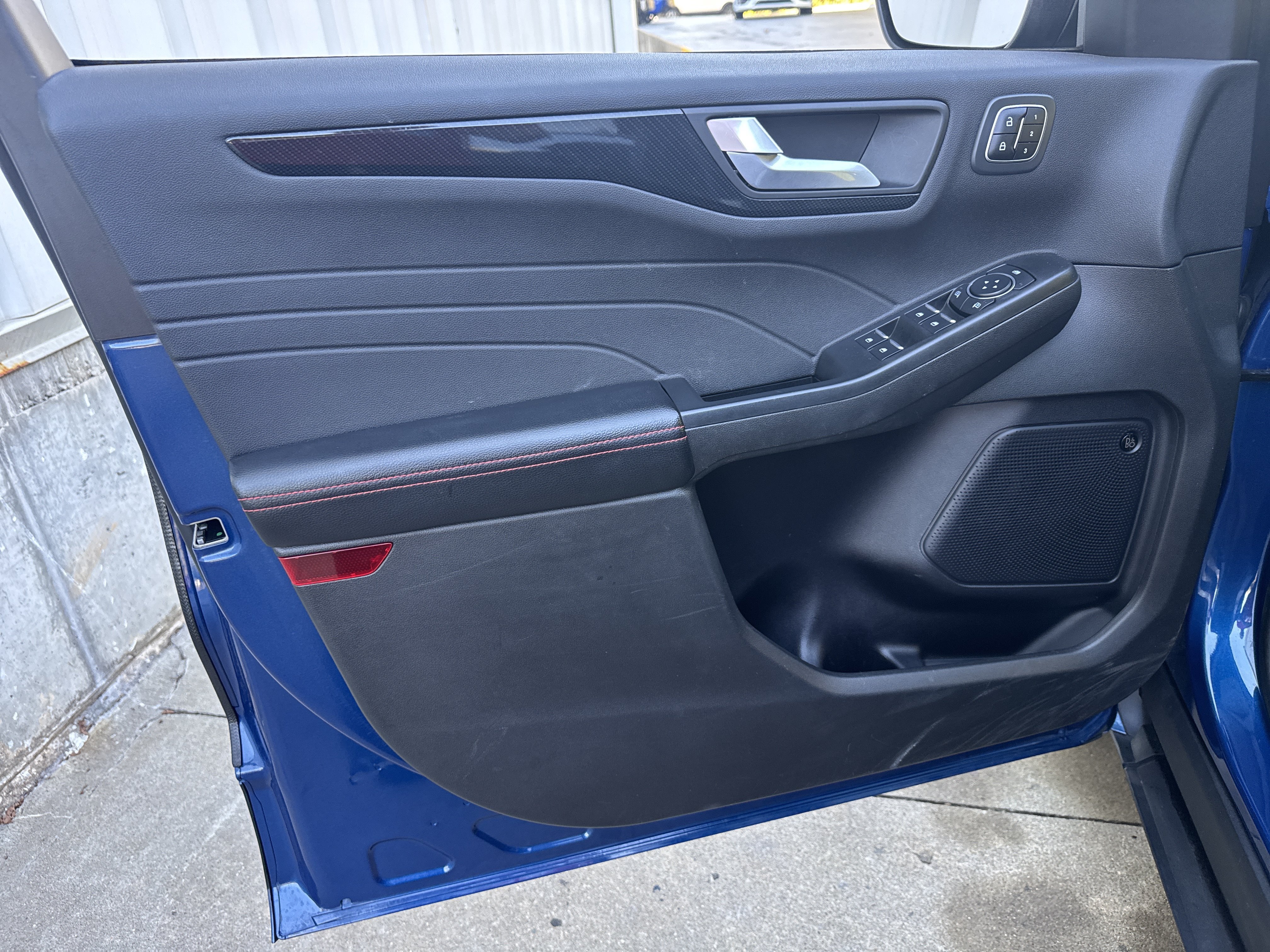 Used 2023 Ford Escape ST-Line Select w/ Tech Pack #2 AWD/4WD image 8