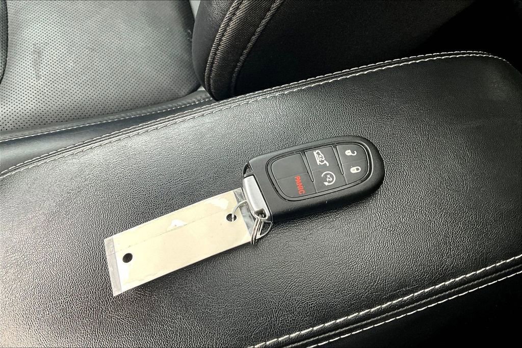 Used 2022 Jeep Cherokee Limited image 35