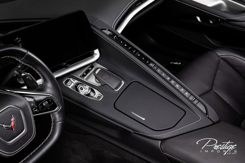 Used 2025 Chevrolet Corvette Stingray Preferred Cpe w/ 2LT image 39