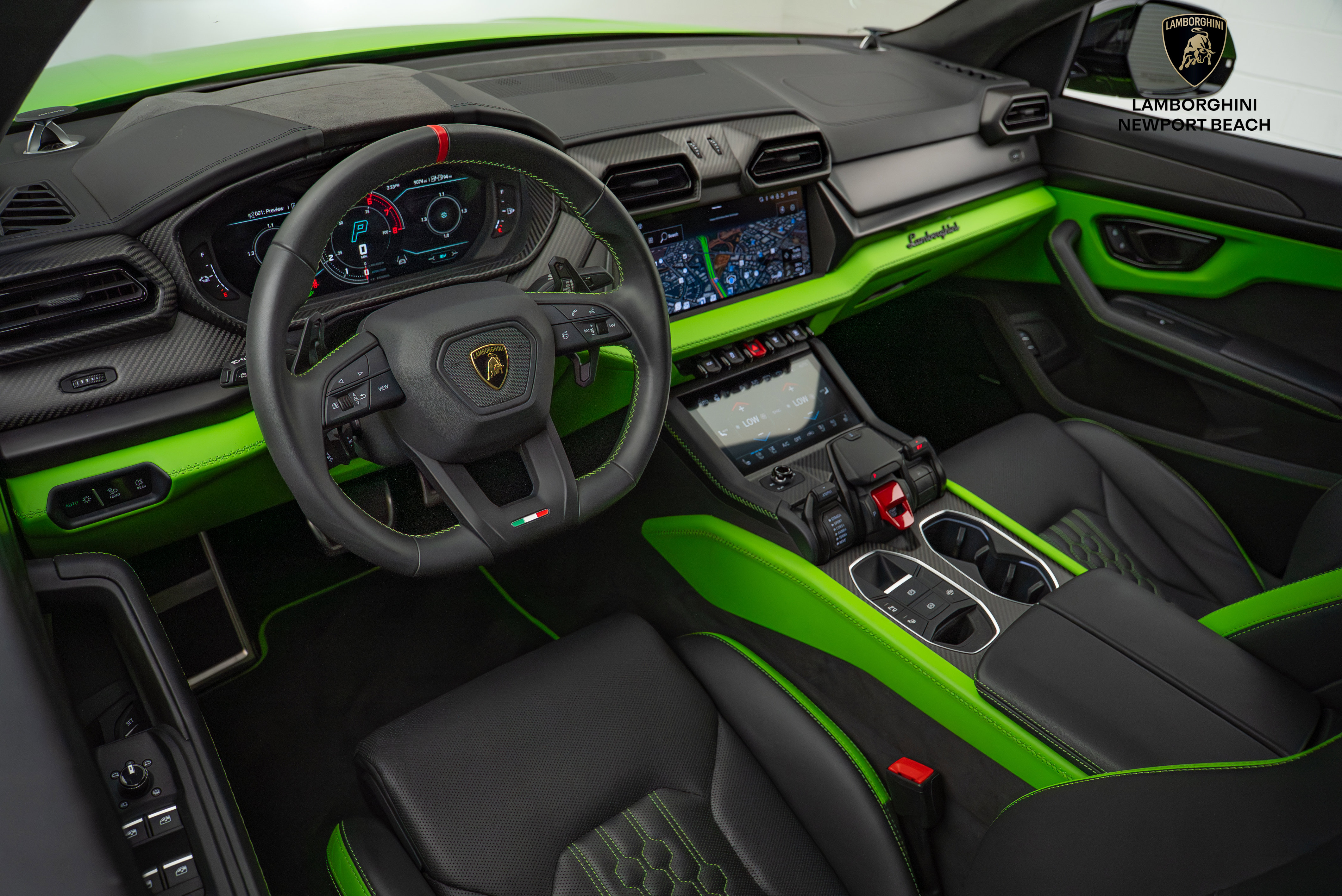 Used 2025 Lamborghini Urus SE image 20