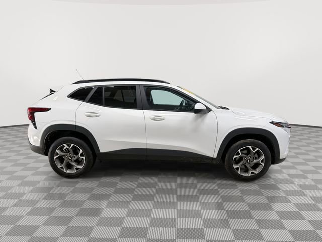 Certified 2025 Chevrolet Trax LT w/ LT Convenience Package image 12