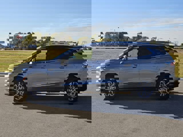 Used 2024 Buick Enclave Premium image 4