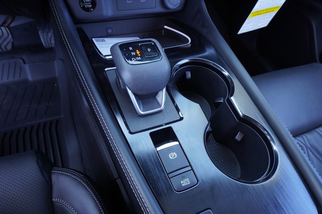 Certified 2025 Nissan Rogue Platinum image 18