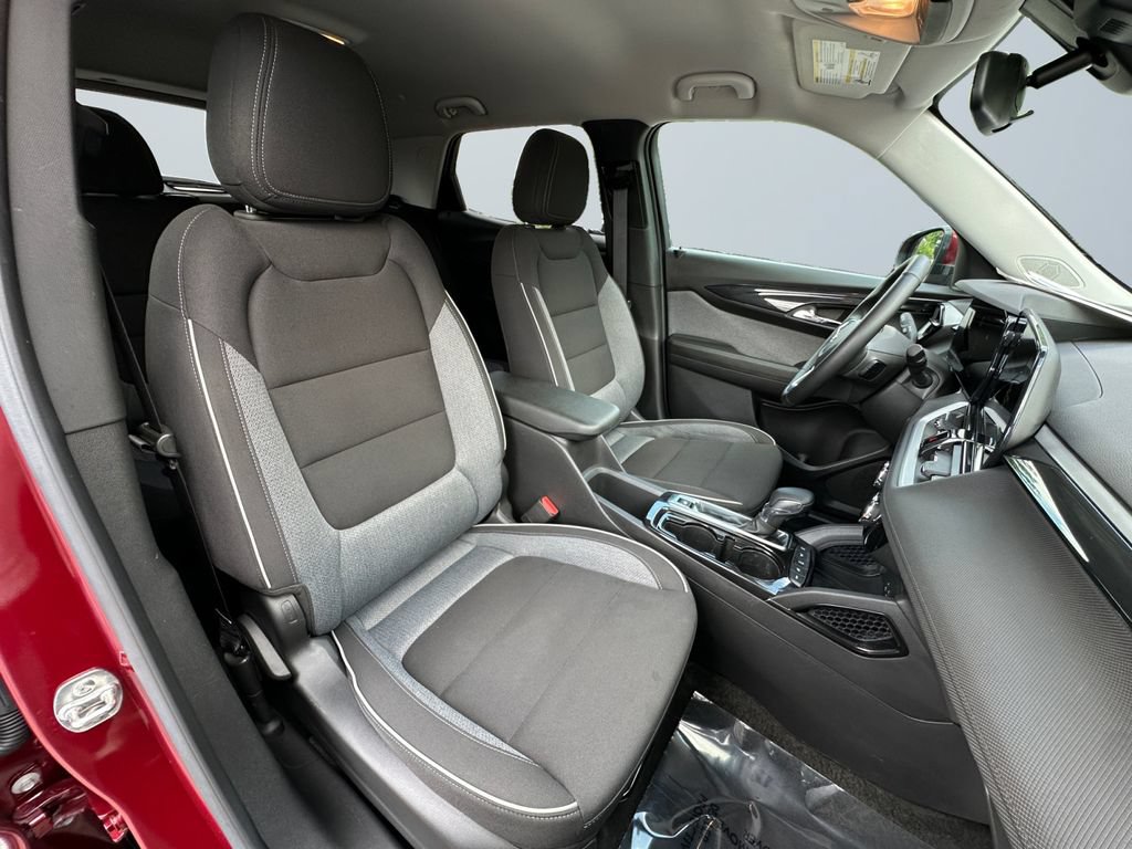 Used 2024 Chevrolet TrailBlazer LT w/ LT Cold Weather Package AWD/4WD image 15