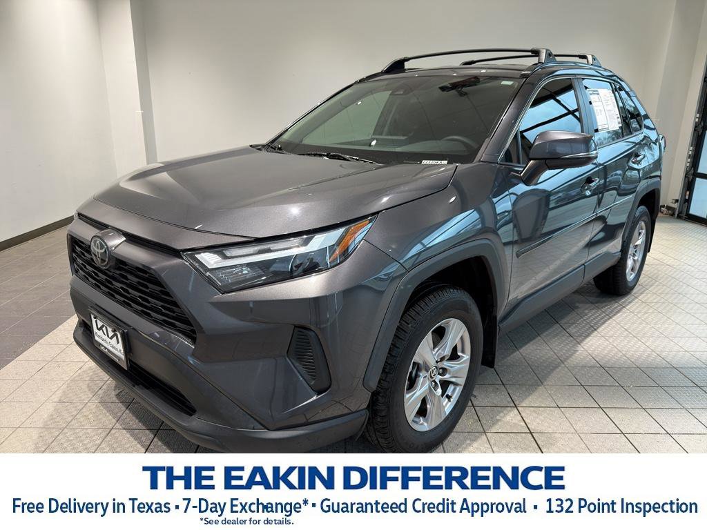 Used 2022 Toyota RAV4 XLE image 1