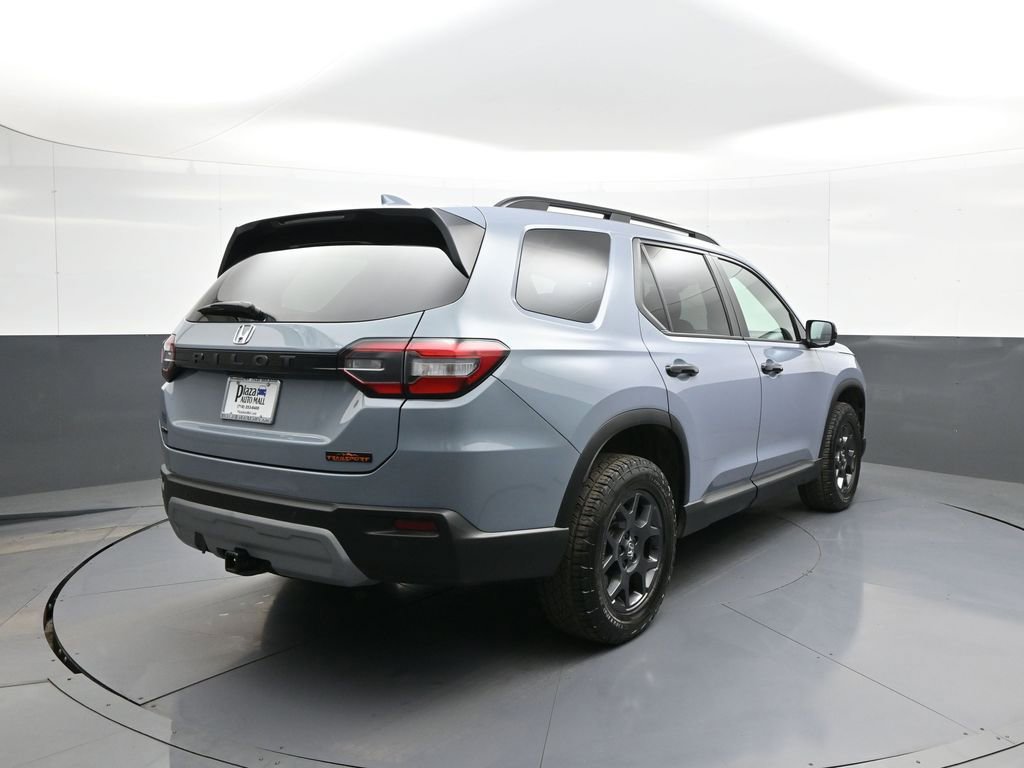 Certified 2024 Honda Pilot TrailSport image 6