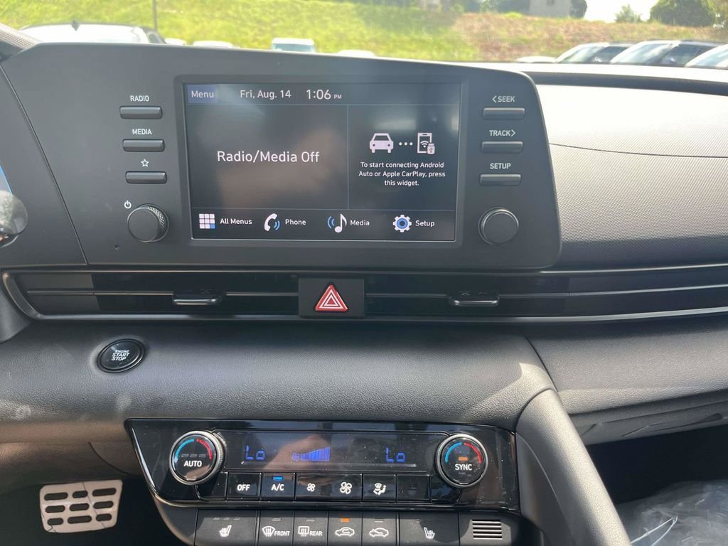New 2026 Hyundai Elantra SEL Sport FWD image 23