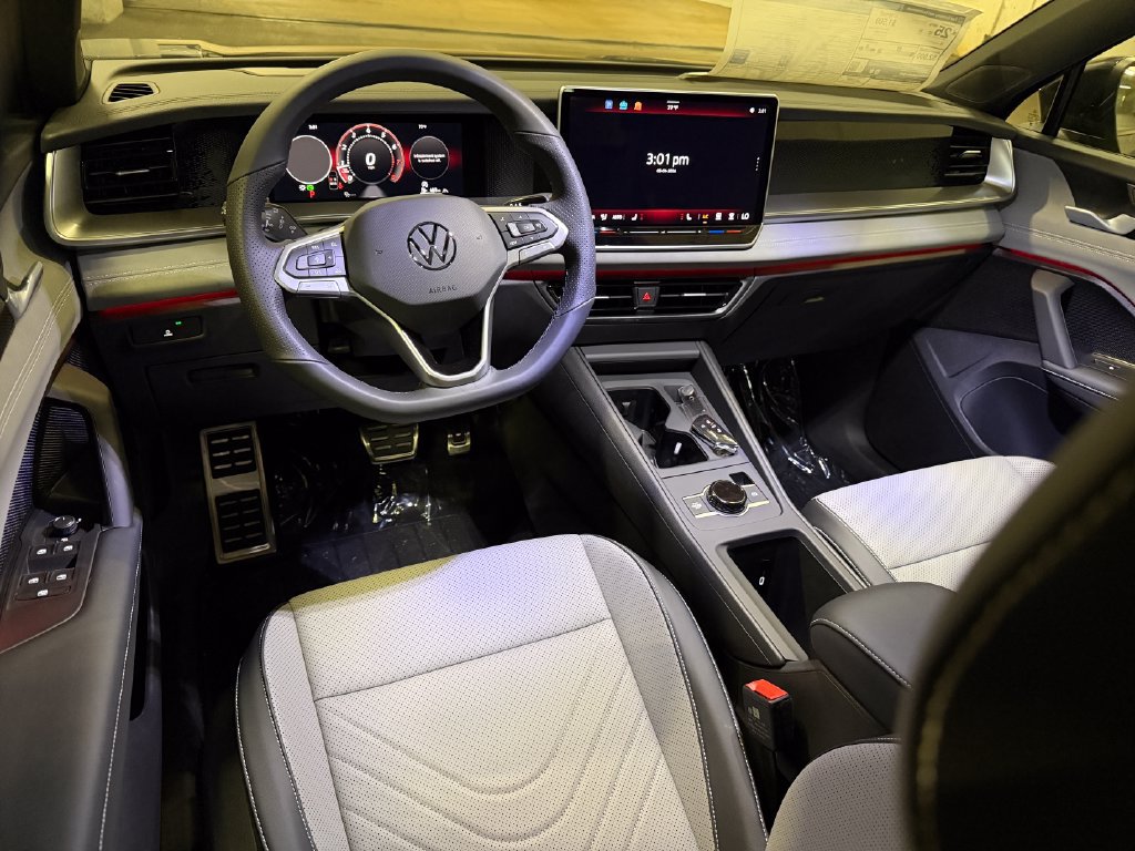 New 2026 Volkswagen Tiguan SE R-Line AWD/4WD image 12