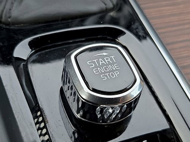 Used 2020 Volvo XC60 T6 Inscription w/ Protection Package image 28