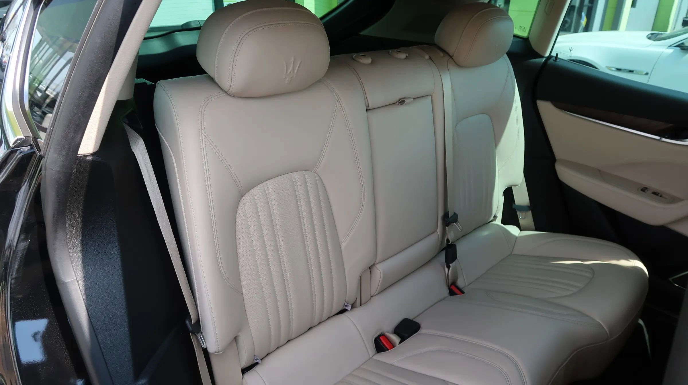 Used 2017 Maserati Levante w/ Luxury Package AWD/4WD image 22
