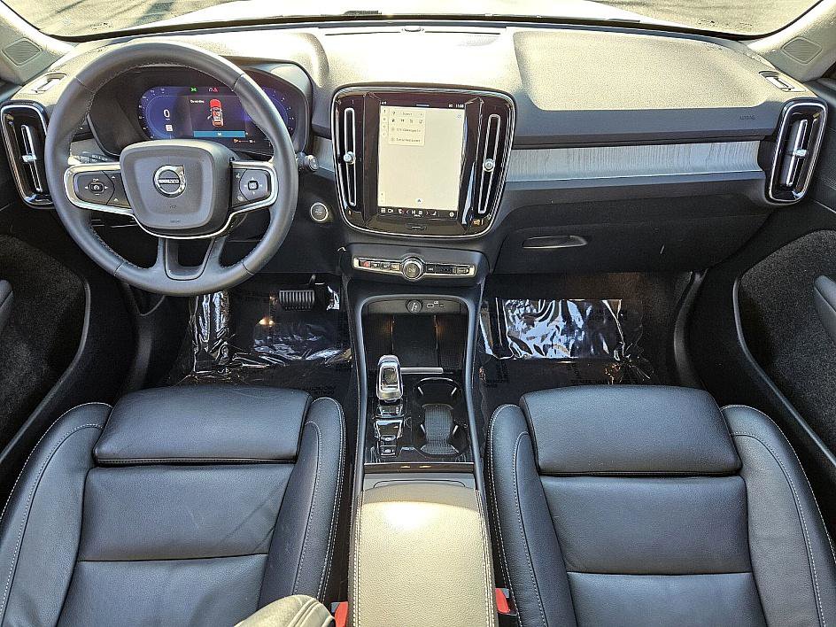 Used 2024 Volvo XC40 B5 Plus w/ Climate Package image 11