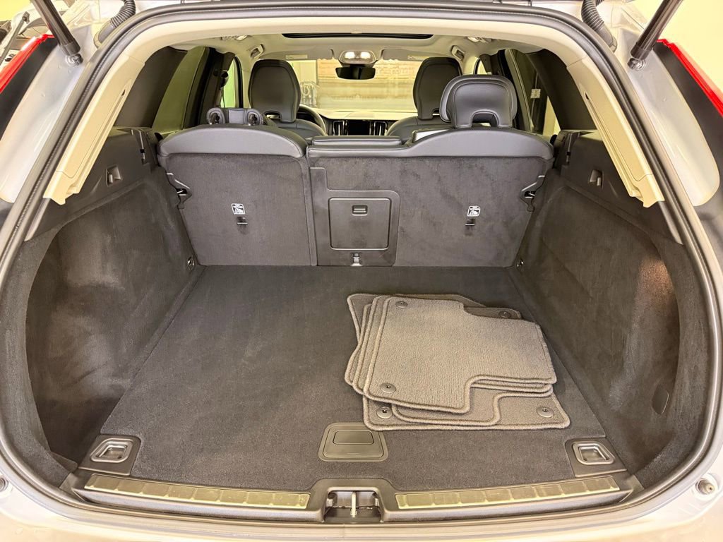 Used 2023 Volvo XC60 B5 Plus w/ Climate Package image 23