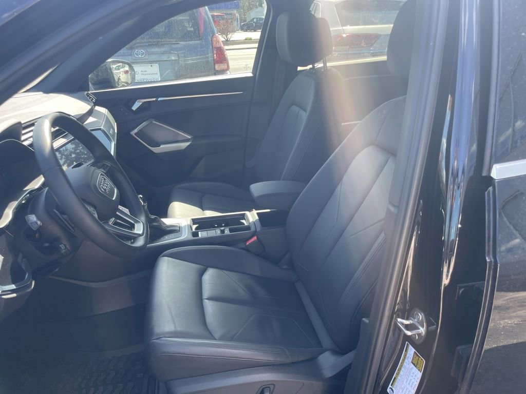 Used 2025 Audi Q3 2.0T Premium Plus w/ Premium Plus Package image 11