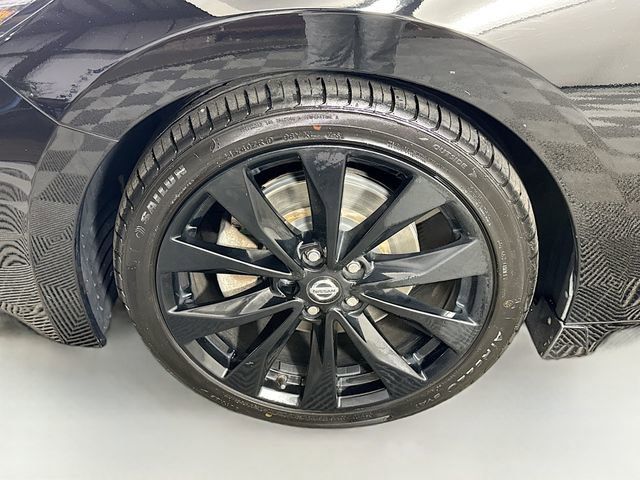 Used 2021 Nissan Maxima SR w/ Sport Mat Group FWD image 4