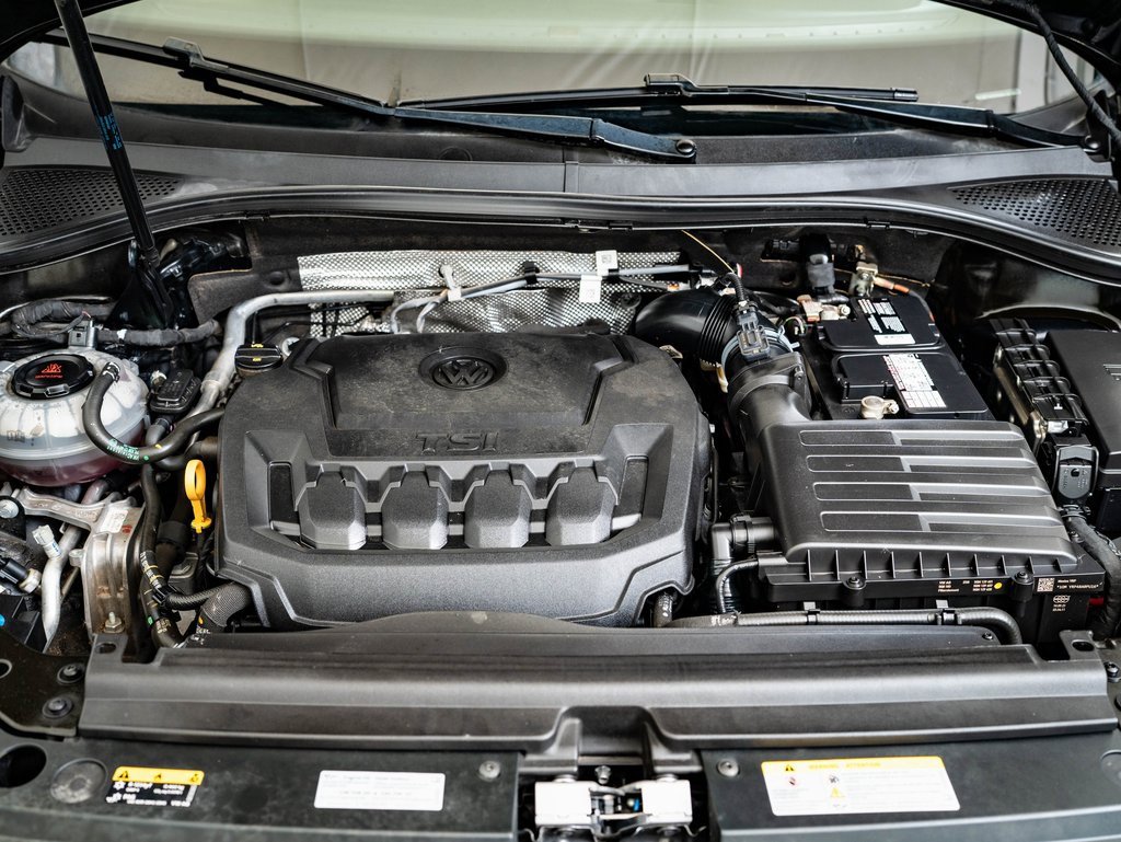 Used 2022 Volkswagen Tiguan SE w/ Panoramic Sunroof Package image 38