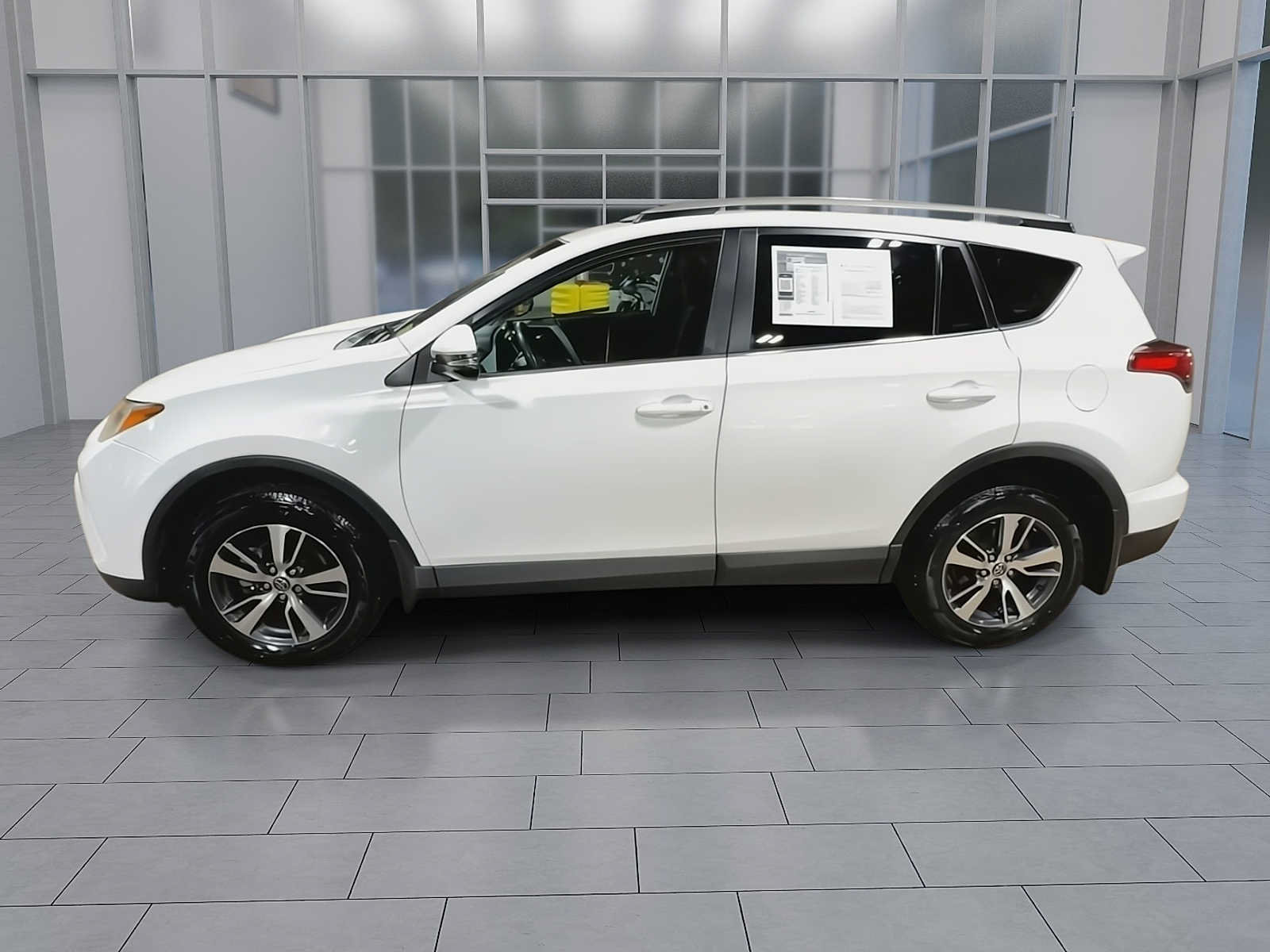 Used 2017 Toyota RAV4 XLE w/ Plus Extra Value Package AWD/4WD image 4