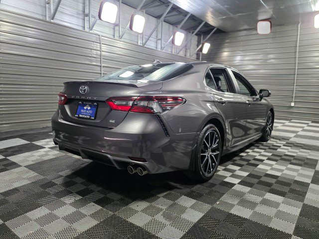 Used 2021 Toyota Camry SE w/ Carpet Mat Package (TMS) image 5