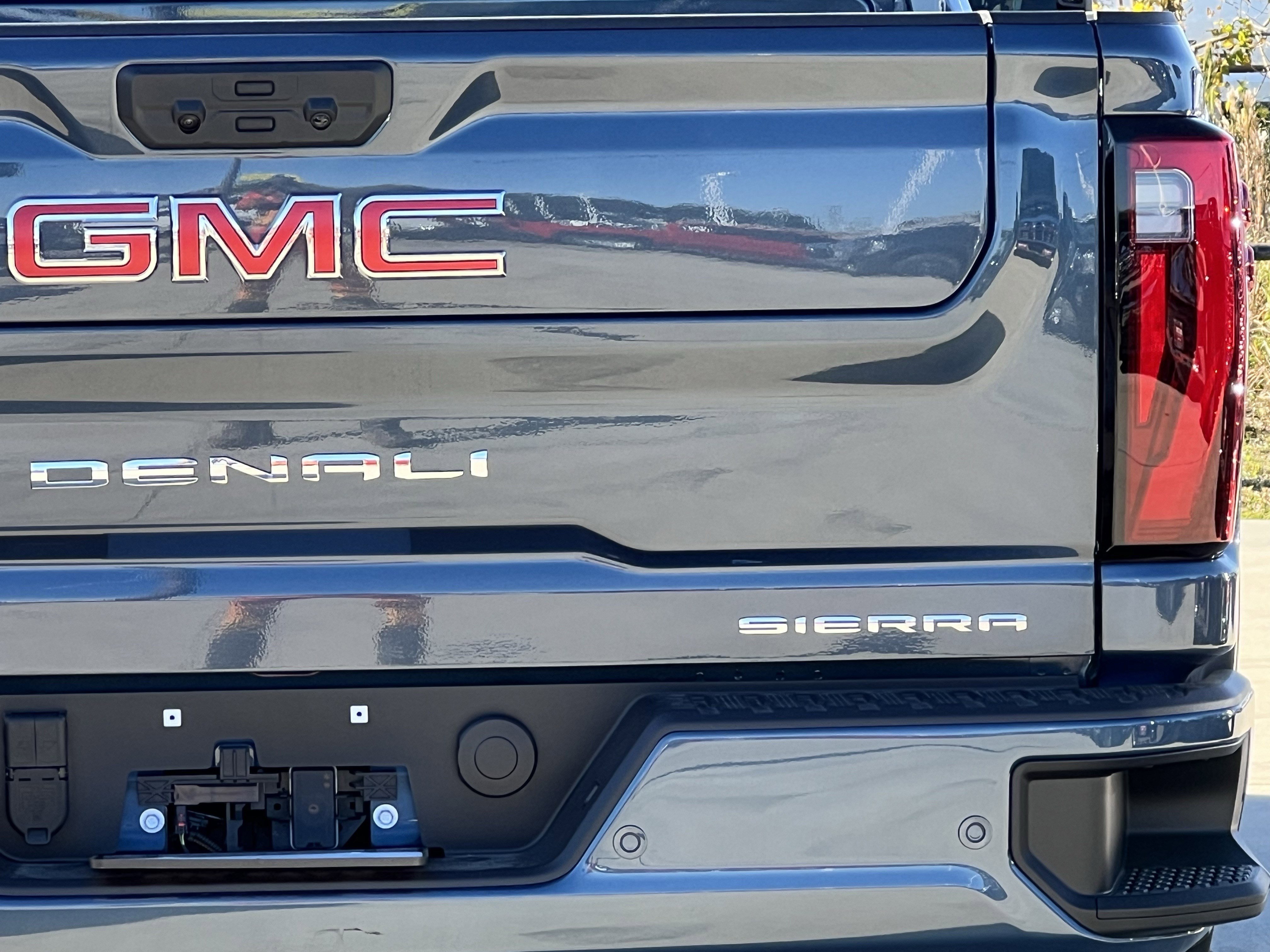 New 2026 GMC Sierra 2500 Denali w/ Denali Reserve Package image 5