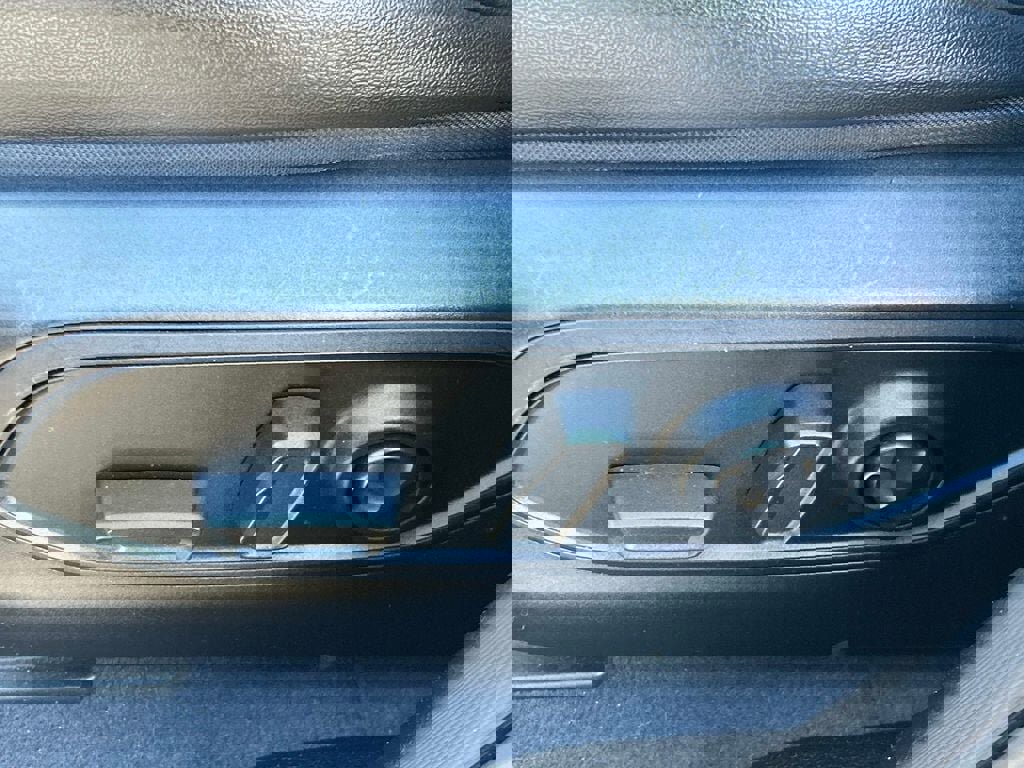 Used 2023 Jeep Grand Cherokee Altitude image 24