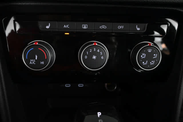 Certified 2023 Volkswagen Taos SE FWD image 24