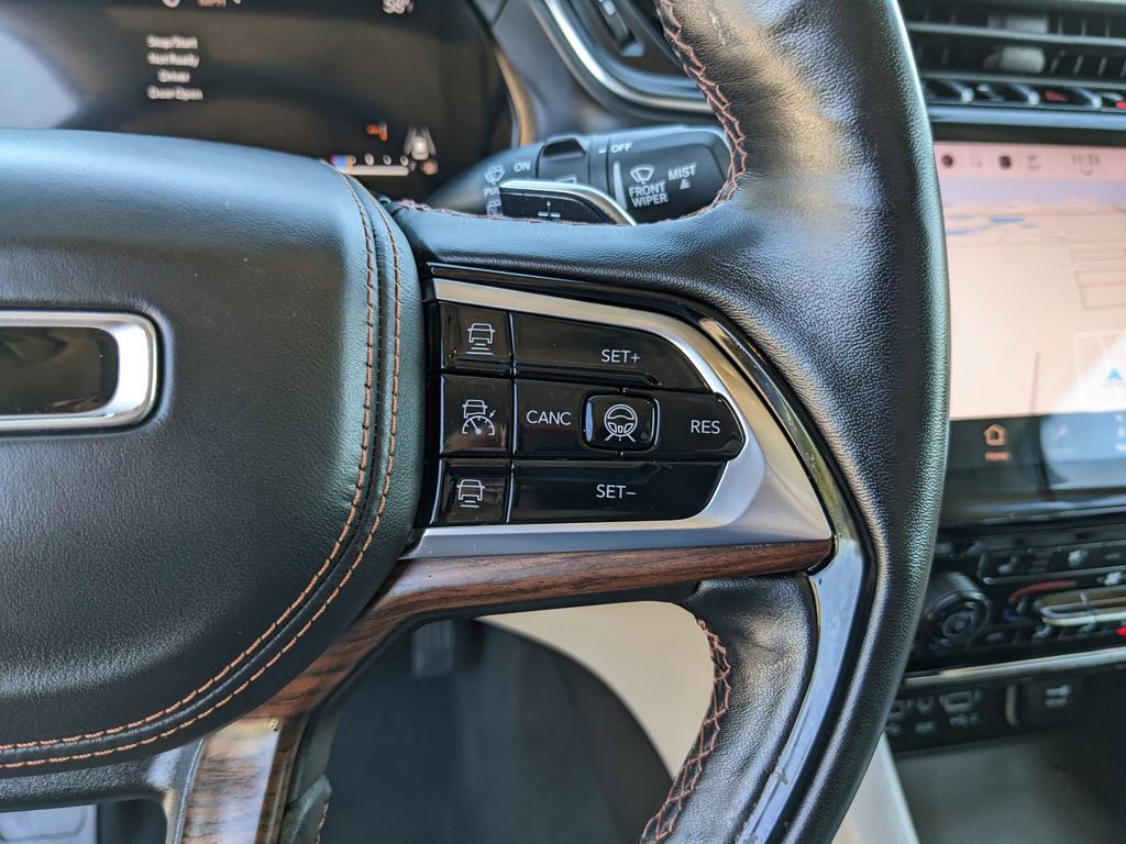 Used 2022 Jeep Grand Cherokee Summit w/ Luxury Tech Group V image 35