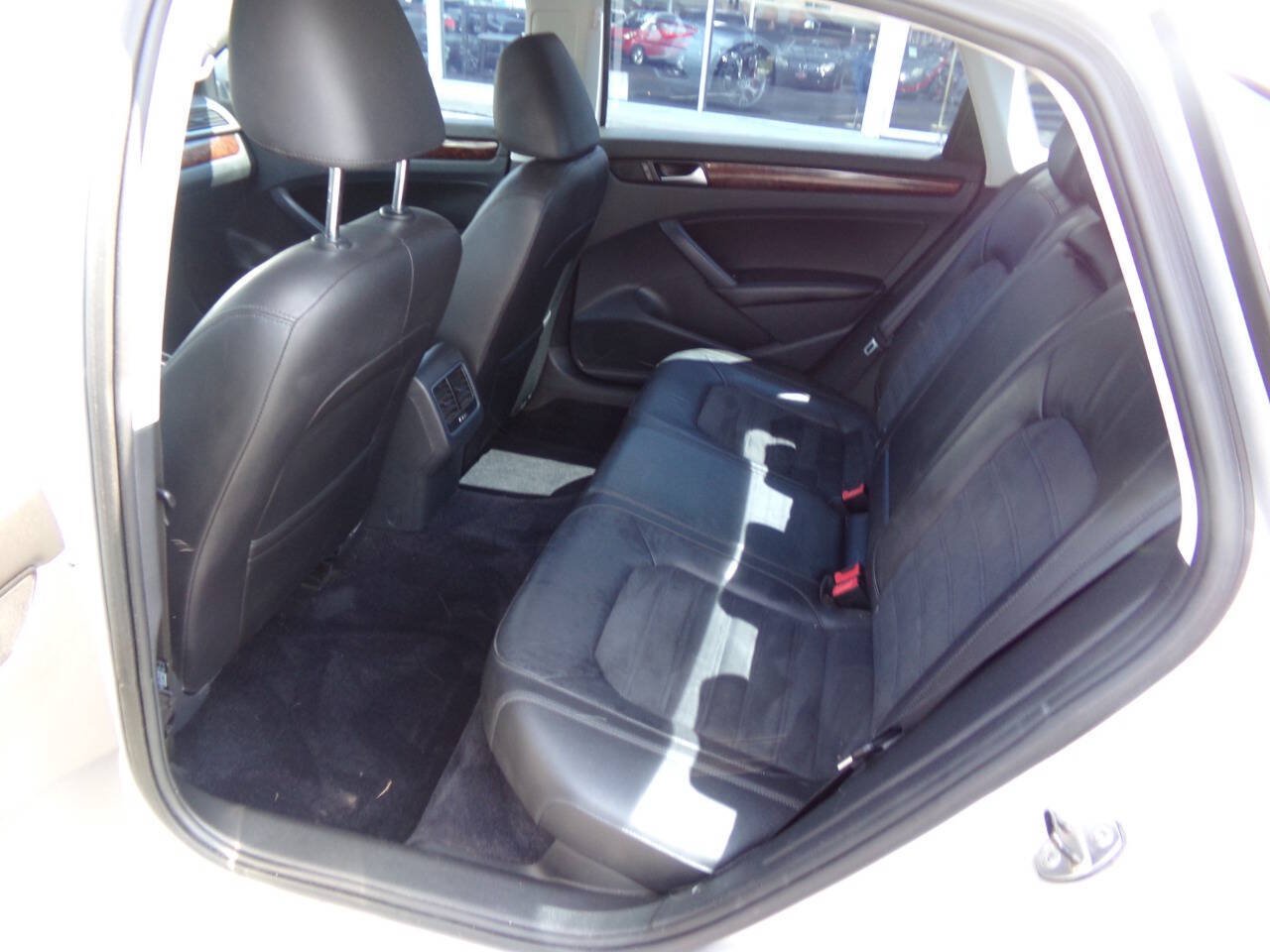 Used 2013 Volkswagen Passat TDI SEL Premium FWD image 13