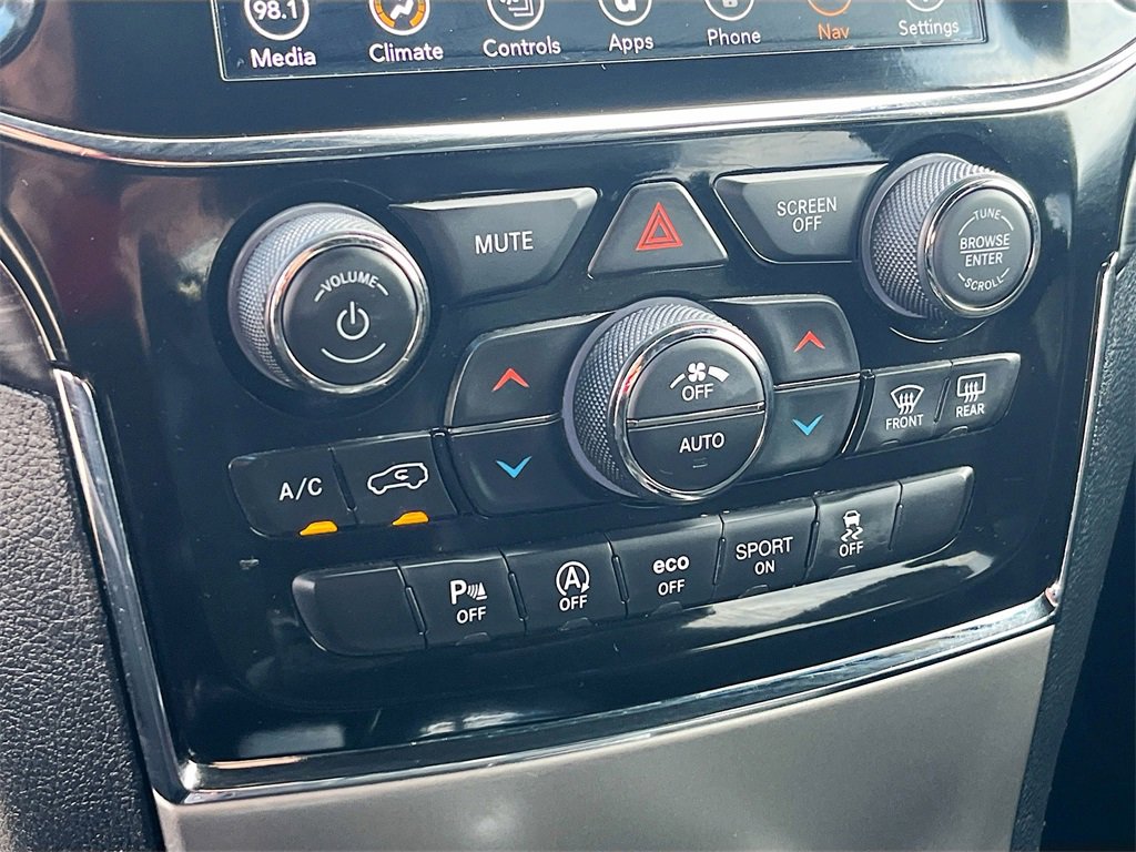 Used 2021 Jeep Grand Cherokee Laredo X image 16