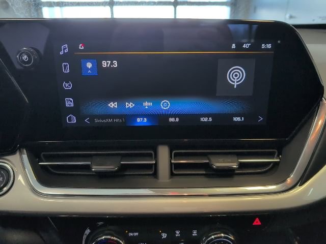 New 2026 Chevrolet Trax LT w/ LT Convenience Package FWD image 19