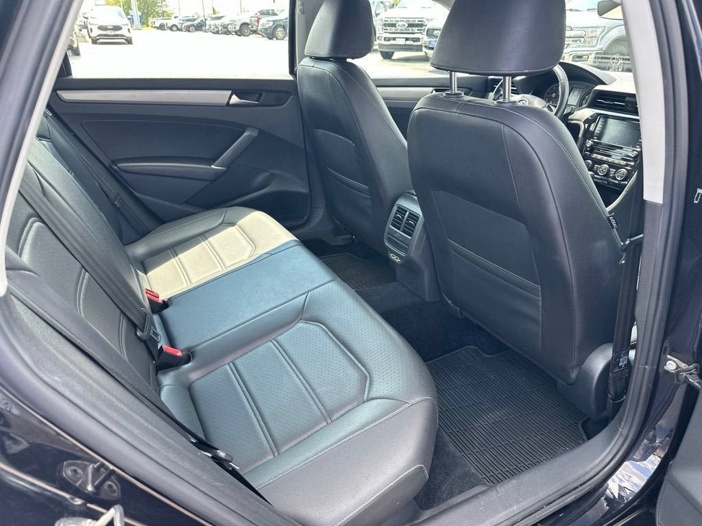 Used 2020 Volkswagen Passat 2.0T SE w/ Sunroof Package FWD image 10