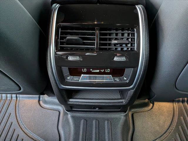 Used 2025 BMW X6 M60i w/ Executive Package image 18