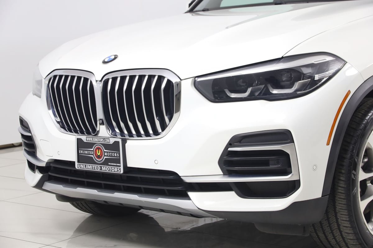 Used 2022 BMW X5 xDrive40i w/ Premium Package AWD/4WD image 56