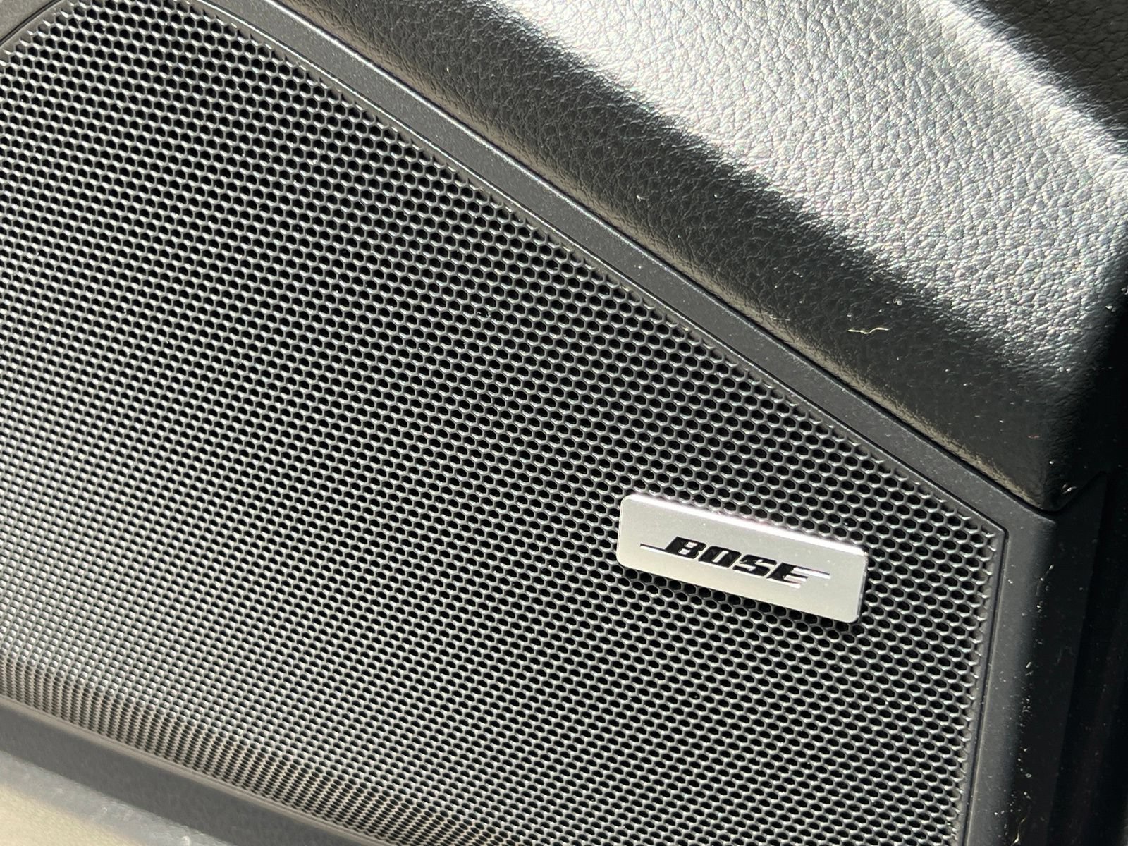 Certified 2025 Porsche Cayenne S AWD/4WD image 33