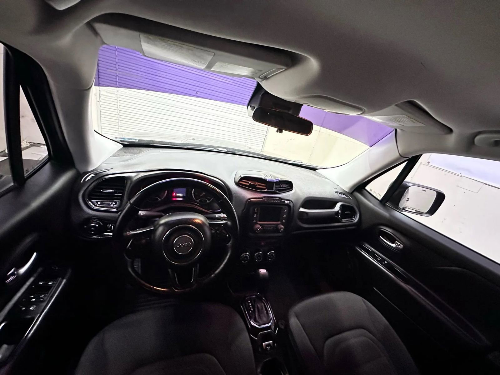 Used 2017 Jeep Renegade Altitude image 9