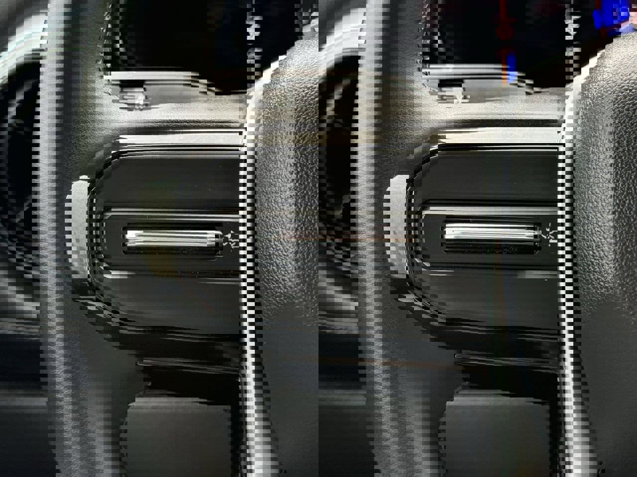 Used 2023 Chevrolet Colorado LT image 13